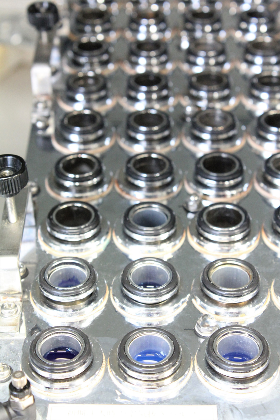 Photocatalyst screening instrument